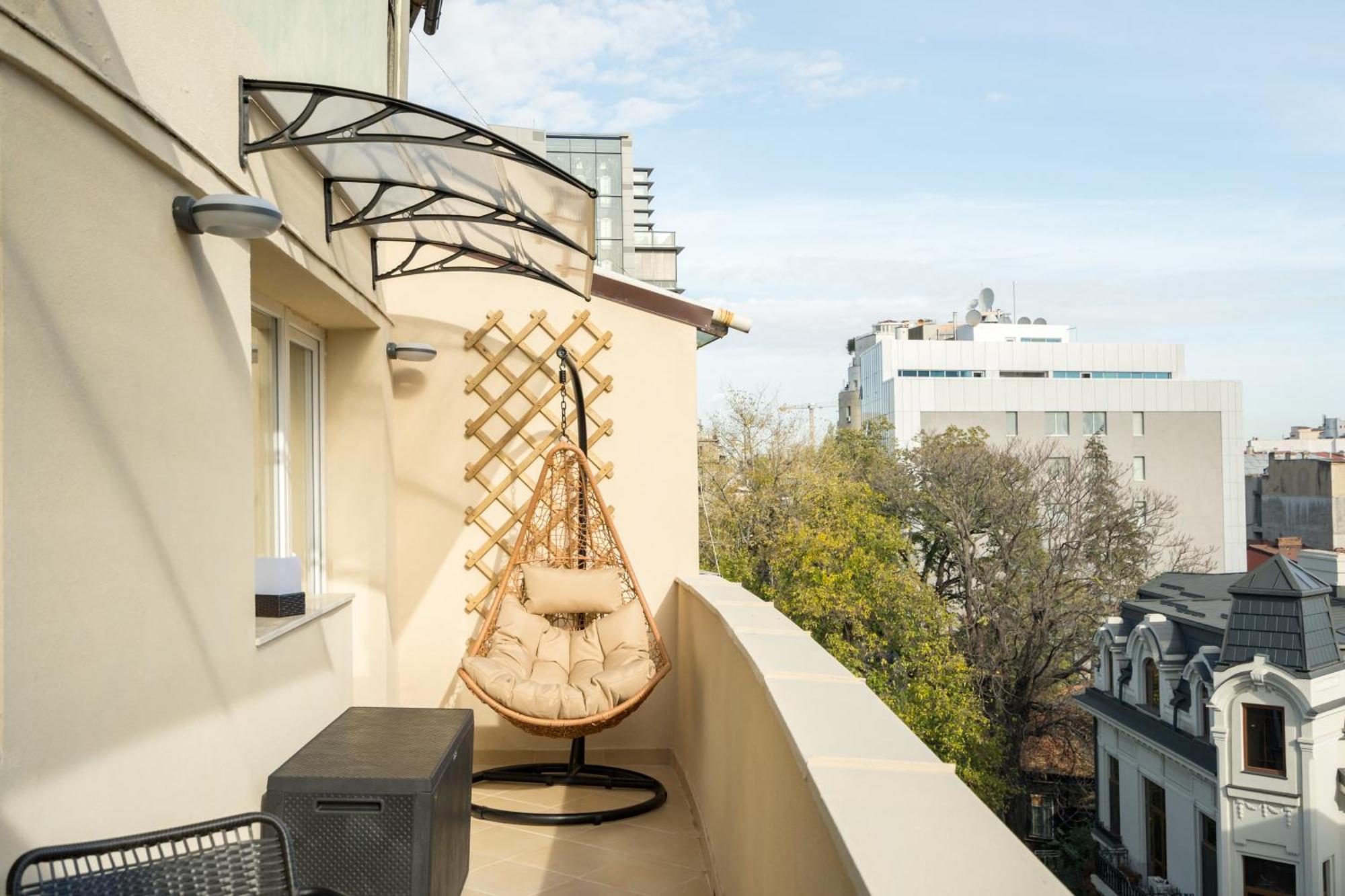 Urban Dream Studio With City Views & Comfort Bucharest Exterior photo